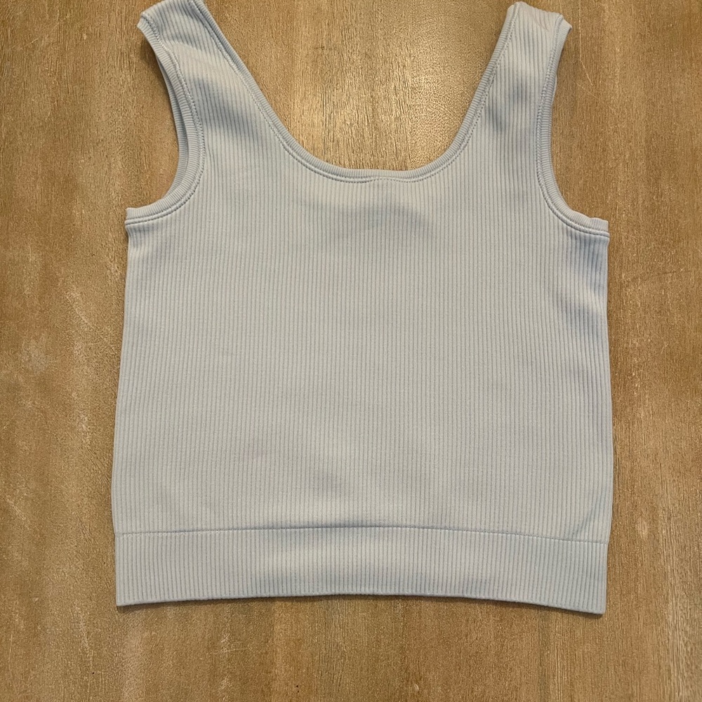 Athleta Girl Rise Above Cropped Light Blue Ribbed Tank - Size M 8/10
